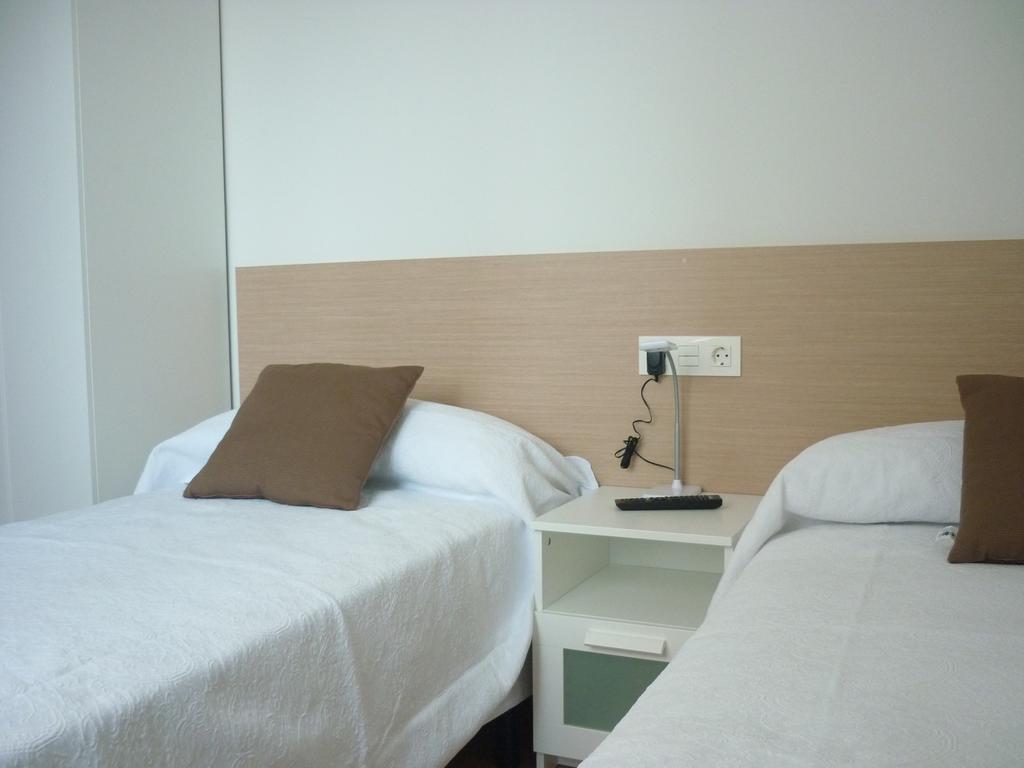 Pension-Albergue Puente Ribeira Sarria Oda fotoğraf