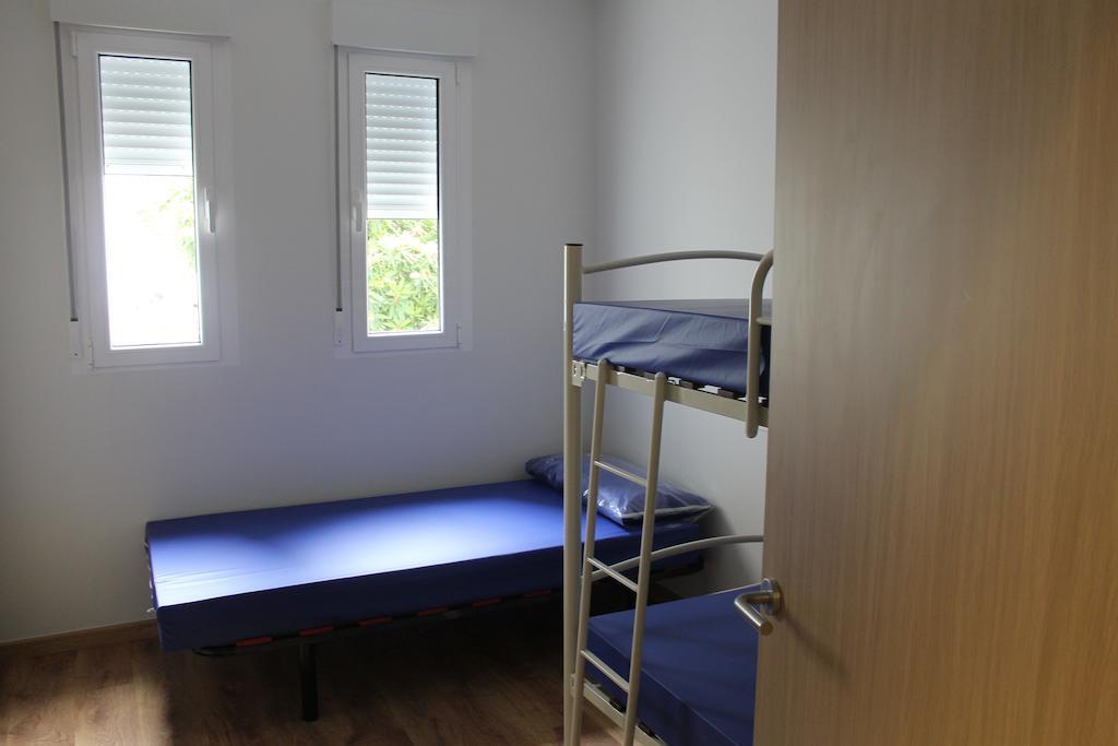 Pension-Albergue Puente Ribeira Sarria Oda fotoğraf