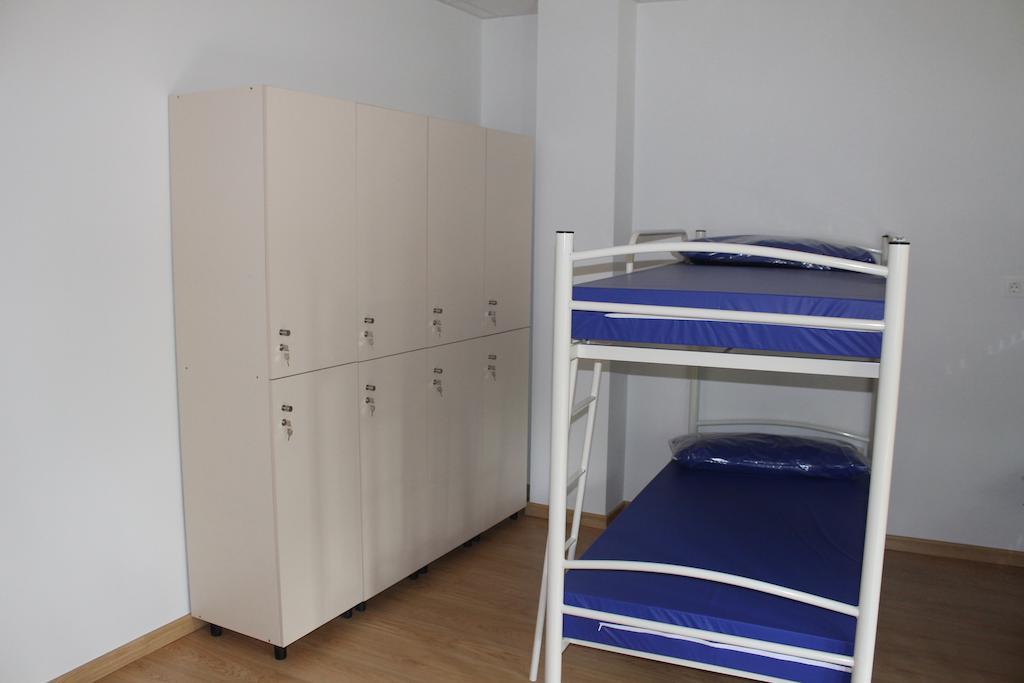 Pension-Albergue Puente Ribeira Sarria Oda fotoğraf
